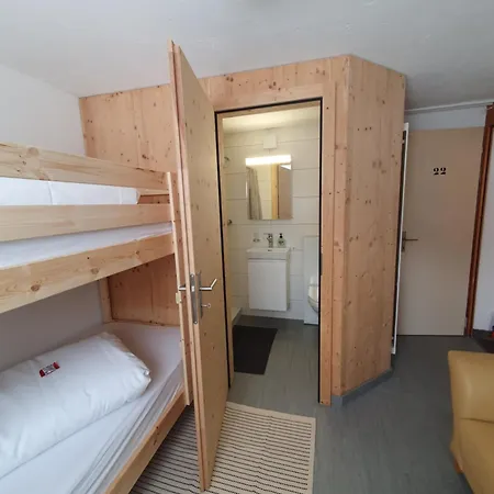 Charming Louisa 22 *